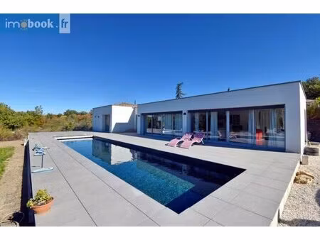 maison (2014) contemporaine de 270 m²