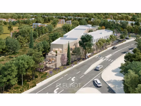 location local commercial 177m² la ciotat 13600