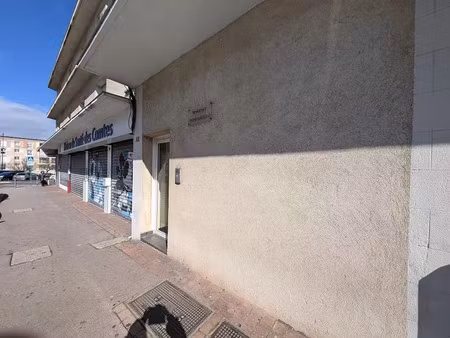 vente local commercial 10 pièces 212 m2 à port-de-bouc