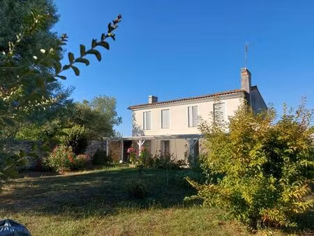 vente maison 4 pièces 113 m² jonzac (17500)