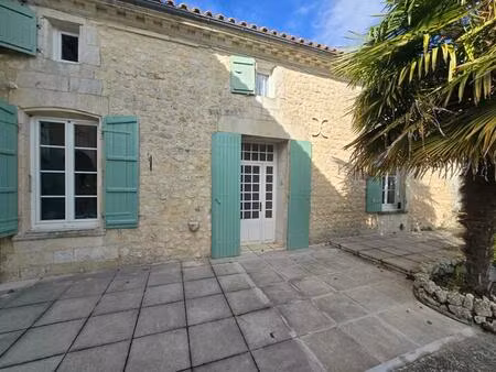 vente maison 8 pièces 250 m² jonzac (17500)