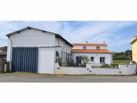 maison gorges 5 p . 3 chs . 1 bureau . 93 m² . t 507 m² . garage . cave . préau