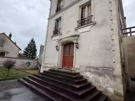 ensemble immobilier proche du centre ville et de l'isat