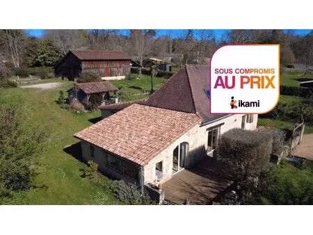 maison en pierre avec piscine et dépendance à proximité de bergerac
