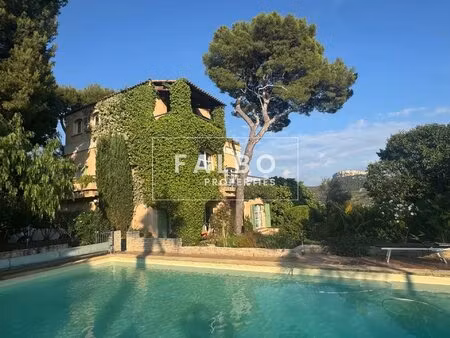 grande villa de caractère piscine vue mer et vignes cassis