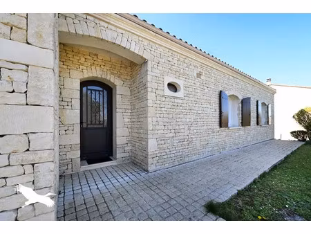 vente maison 6 pièces 150 m² à la couronne (16400)  260 000 €