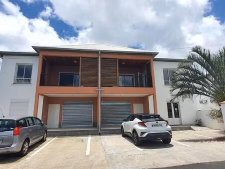 location local professionnel 85m² ste suzanne 97441