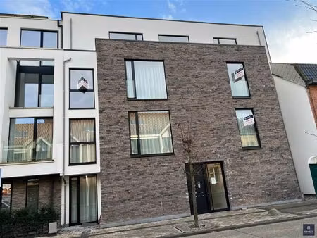 nieuw appt met 2 slpks en autostaanpl.