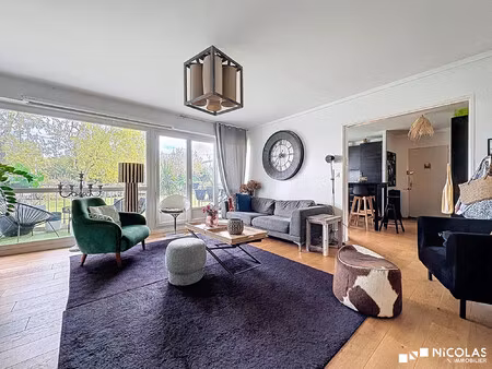 caudéran – t6 rénové – balcons – box + parking