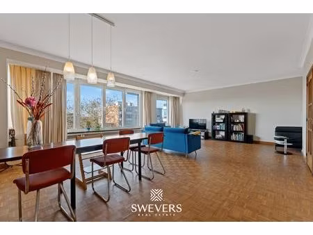 ruim en lichtrijk appartement met terras in centrum hasselt