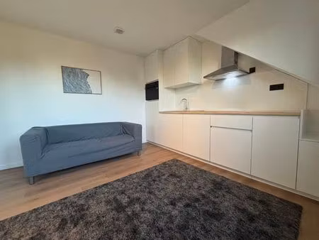 studio onmiddellijk te huur!