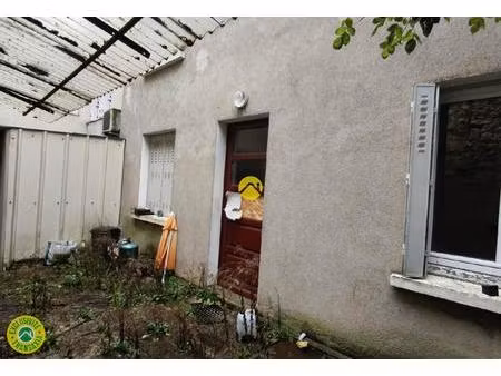 jolie ville bordé par la creuse