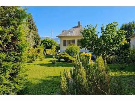 maison bien située au cœur de la ravoire