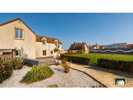 belle maison familiale  avec de beau volume et piscine –nogent