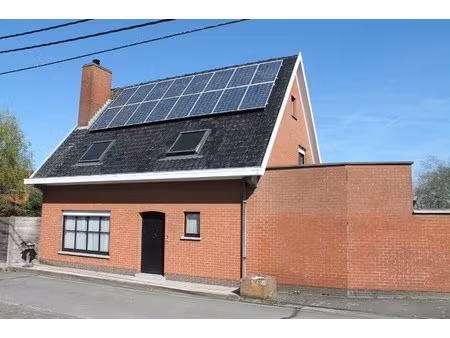 huis te koop in oostrozebeke met 3 slaapkamers