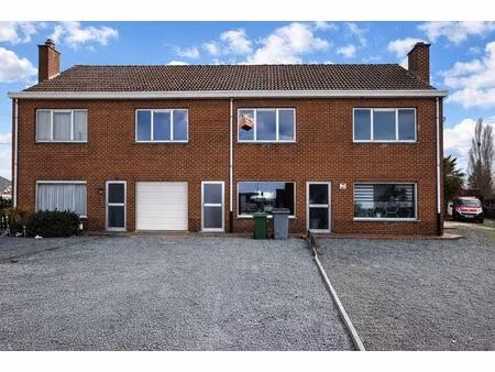 gerenoveerde rijwoning te huur in zele