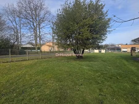 à vendre blanquefort terrain de 1 765 m² dans un quartier calme et recherché (côté...