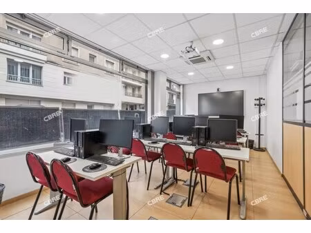 location local professionnel 119m²