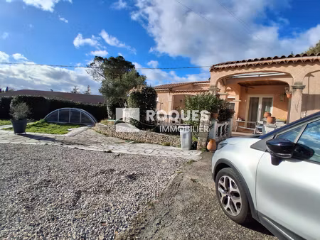 a vendre  villa plus terrain située sur la commune de bédari