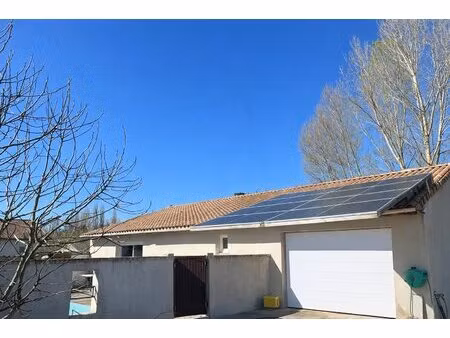 maison recente avec terrain et piscine