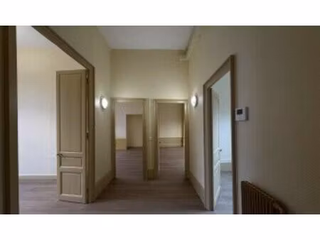 location local professionnel 129m² tours 37000