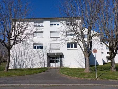 location appartement 4 pièces 77 m² à la châtre (36400)