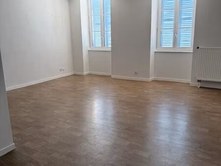 location appartement 3 pièces 68 m² à saint-gaultier (36800)