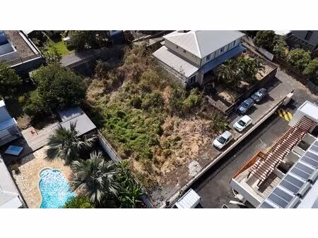 parcelle de terrain proche du centre ville de st leu