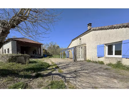 laroque timbaut - maison en pierre de 123 m² avec 3 chambres et dépendance sur terrain clô