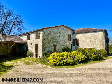 propriété en pierre avec gites et ecurie