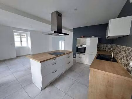 vente maison à cossé-le-vivien (53230) : à vendre / 151m² cossé-le-vivien