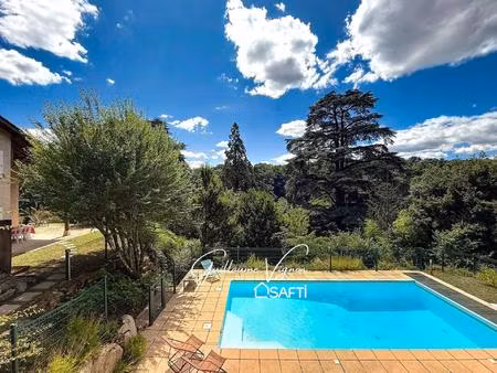 belle maison avec jardin luxuriant de 3425m2