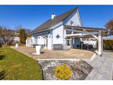 maison individuelle 160m²  5 ch  900m²  piscine  pirey