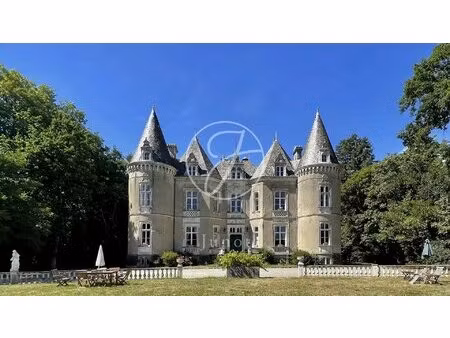 a 30 mn de rennes rennes - bretagne- château xixe avec parc et étang à vendre.
