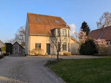 charmante et gde villa 240m² avec 5ch-2 sdb et annexe 60m²