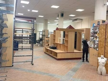 local commercial à louer