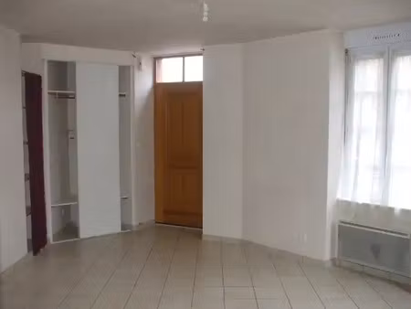 location maison aux herbiers (85500) : à louer / 59m² les herbiers