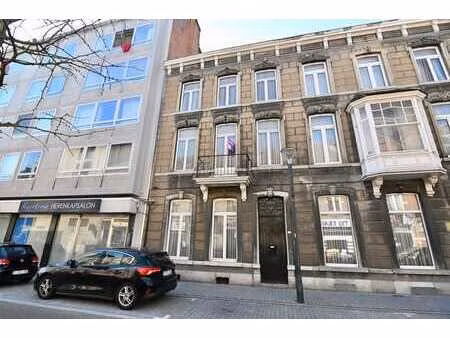 prachtige herenwoning te renoveren in het hartje van sint...