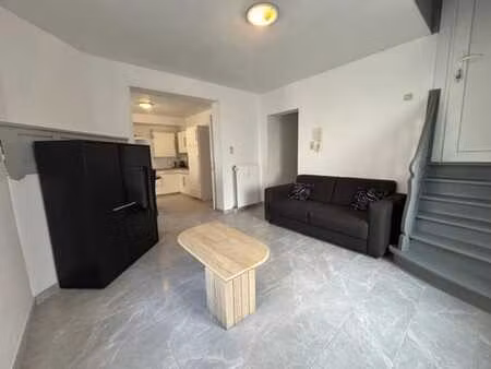 superbe appartement 2 chambres entièrement rénové dans le ce