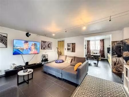 rez-de-chaussée une chambre avec jardin et garage