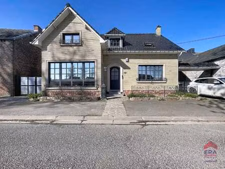 spacieuse maison 4 façades sur 14 ares de terrain