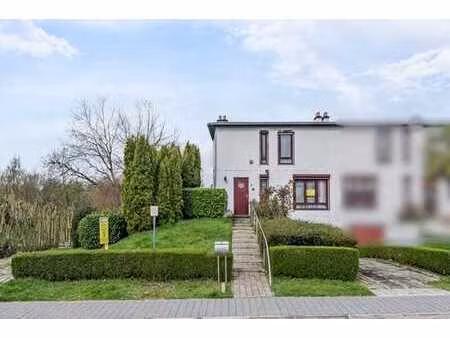 charmante maison 3 chambres avec garage et jardin