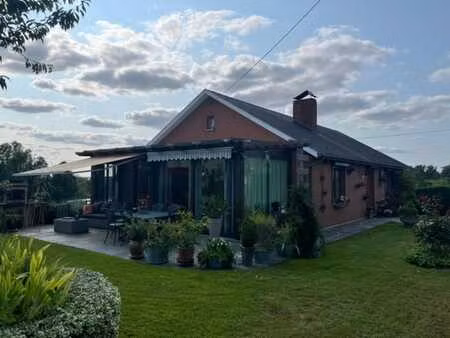 villa en excellent état avec piscine