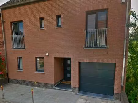appartement triplex 3 ch à louer à courcelles