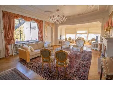 bien de prestige  maison pirncipale  plus logement au rez de