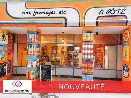 en centre-ville  immeuble avec local commercial  appartement et jardin.