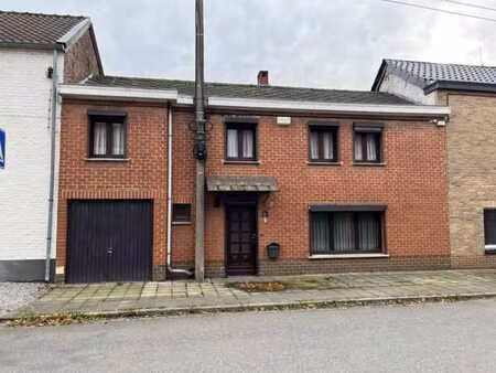 belle maison avec veranda  situee dans un quartier calme
