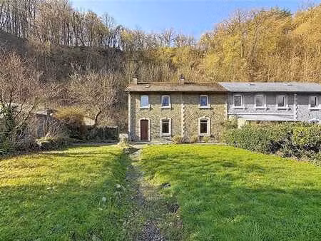 maison en pierres rénovée avec 3 chambres et joli jardin.