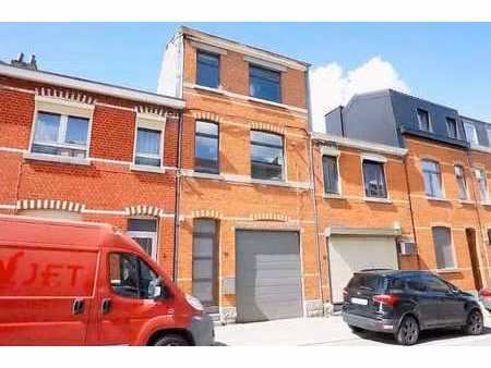 maison lumineuse avec jardin  terrasses  et garage