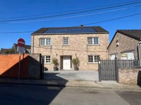 maison 3 ch herstal avec panneaux solaires